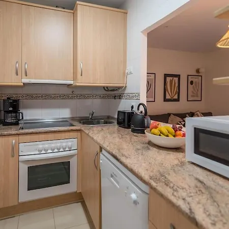 Cozy Close To The + Free Parking Apartment Fuengirola